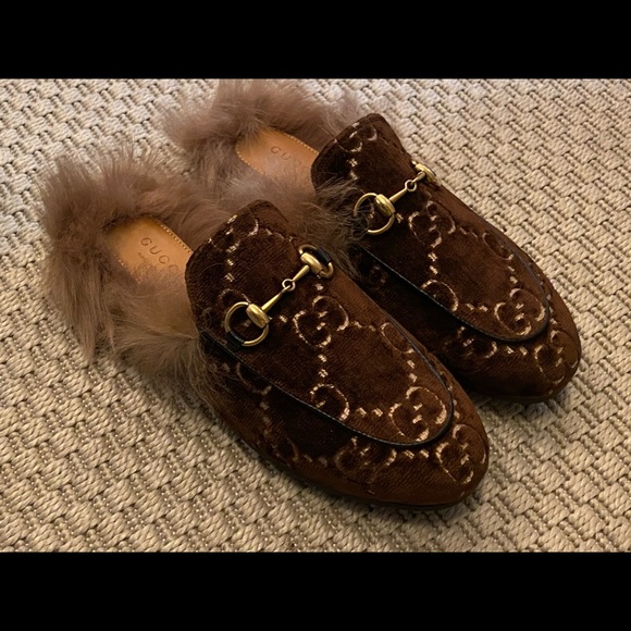 NIB GUCCI Princetown Velvet Logo Lamb Fur Mules 35 - Picture 7 of 10